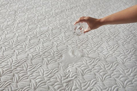 Aloe Vera Sıvı Geçirmez Fitted Alez 180 x 200 cm - Beyaz