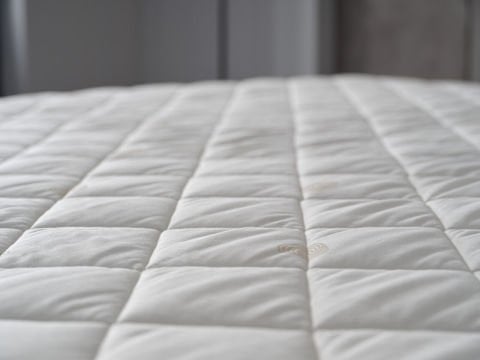 Festival Yün Kapitoneli Alez 180 x 200 cm - Beyaz