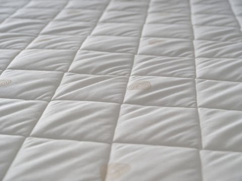 Festival Yün Kapitoneli Alez 180 x 200 cm - Beyaz