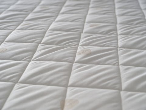 Festival Yün Kapitoneli Alez 140 x 200 cm - Beyaz