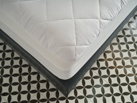 Comfyline Sıvı Geçirmez Fitted Alez 140 x 200 cm - Beyaz